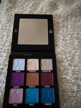 Jeffree Star Mini Eyeshadow Palette — Purple, Blue, Tan, Cream, Brown
